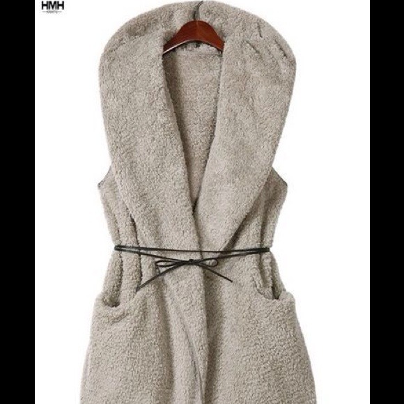 💖💖HOST PICK💖💖❗️SALE❗️Wool Vest With Hat