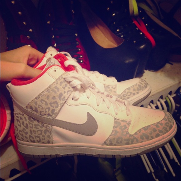 White/grey cheetah nike dunks