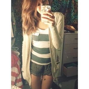 Gray Laid Back Kirra Tee ⭐️🌜