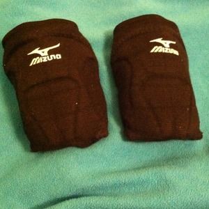 Black mizuno volleyball kneepads