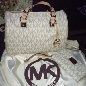 Looking for this set doesn't have to be authentic