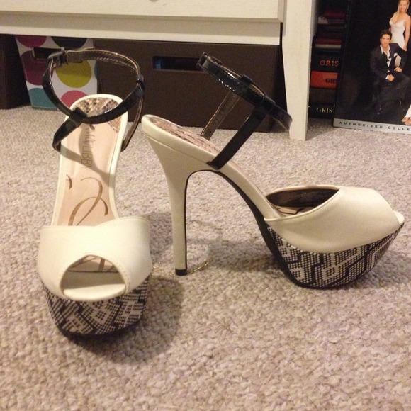 ❌SOLD❌Sam & Libby Margot peep toe pumps BNWOT