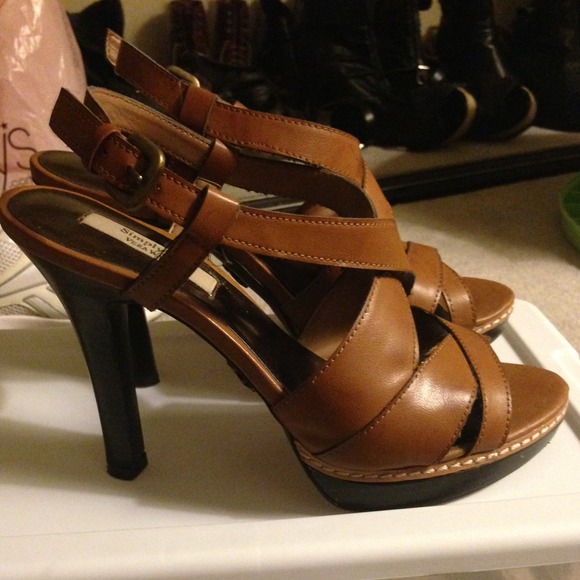 Vera Wang Shoes - Vera Weng Sandals