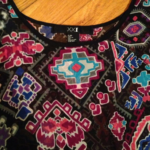 🚫SOLD🚫Multicolor tribal aztec top - Picture 2 of 4