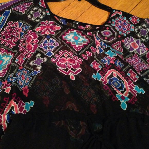 🚫SOLD🚫Multicolor tribal aztec top - Picture 4 of 4