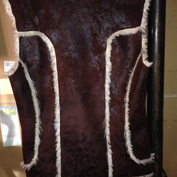 Vest - Picture 2 of 2
