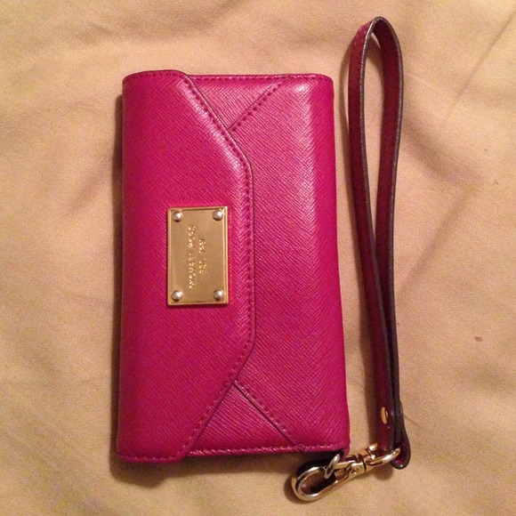 Michael Kors iPhone 5 wristlet/wallet case
