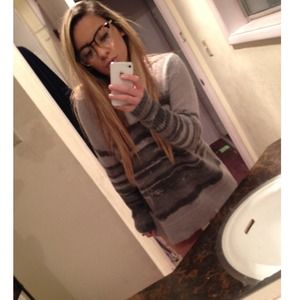 I'm wearing a cute baggy sweater 💕💕