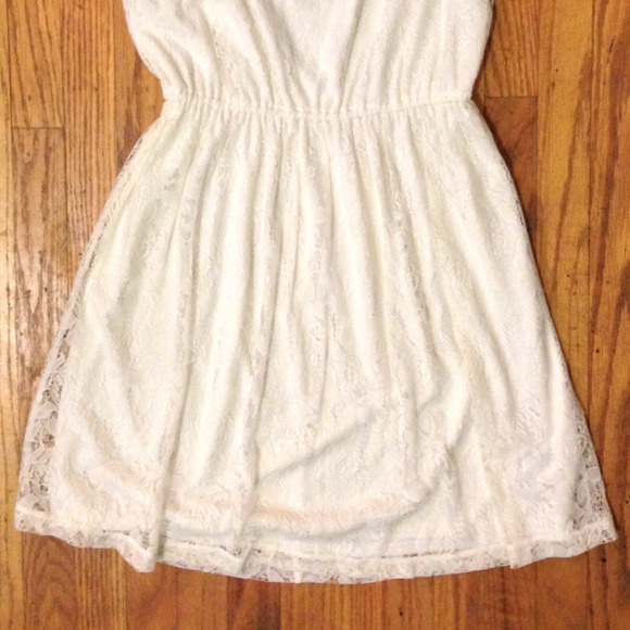 ✂️PRICE CUT✂️White Lace Peplum Dress by F21 - Picture 3 of 3