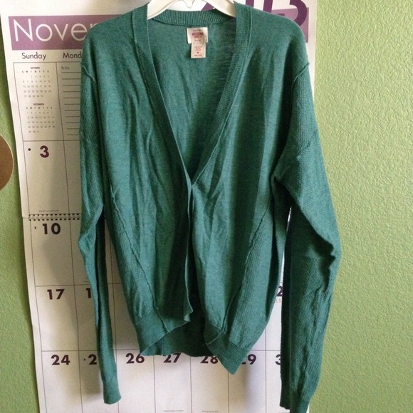 Green loose cardigan