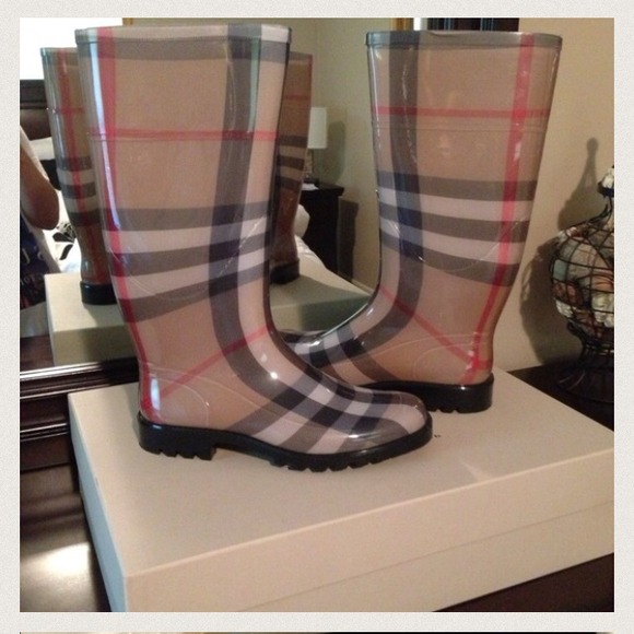 Burberry boots