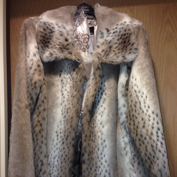 Dennis Basso Outerwear - Fur Coat