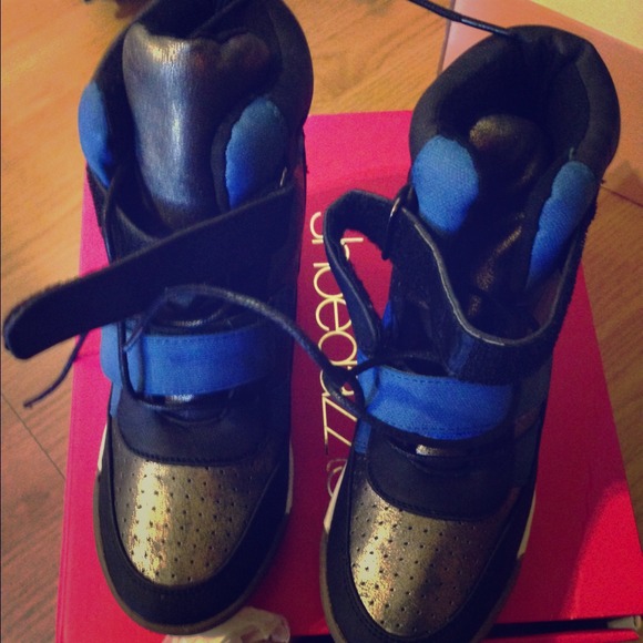 Sneaker wedges by Shoedazzle