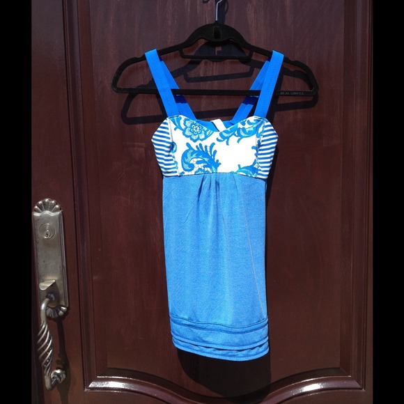 SOLD New LULULEMON Blue Back on Track TANK wTags - Picture 2 of 4