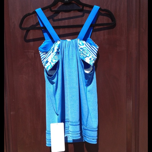 SOLD New LULULEMON Blue Back on Track TANK wTags - Picture 3 of 4