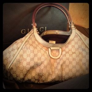 Gucci gold D ring hobo large