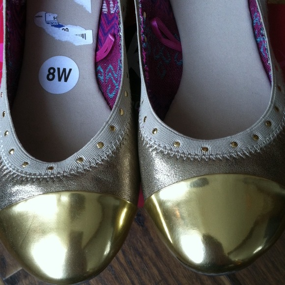 gold flats. REDUCED! SOLD! - Picture 1 of 4