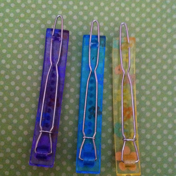 🔷Bundle of 3 Flower Hair Clips - Picture 3 of 4