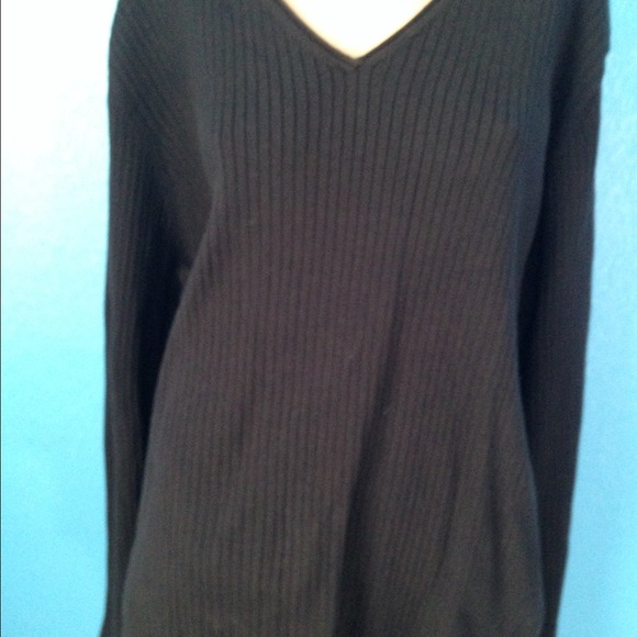 ****** SOLD ********Black long sleeve top. 3X