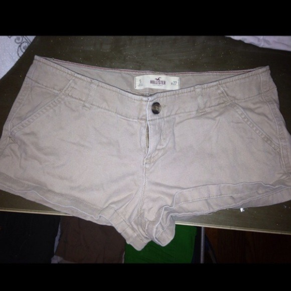 Hollister khaki shorts. 5/27 - Picture 3 of 3