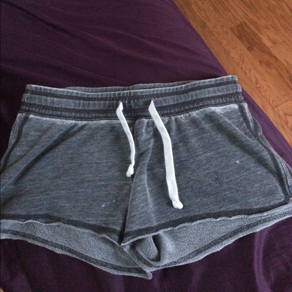 old navy shorts - Picture 1 of 2