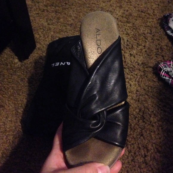 Aldo wedge