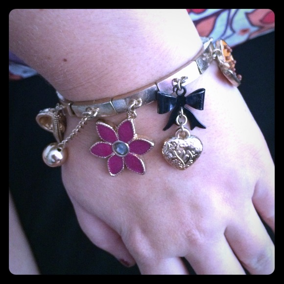 Charm bracelet