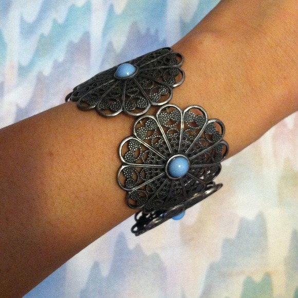 Realllllly cute bracelet~ - Picture 2 of 2