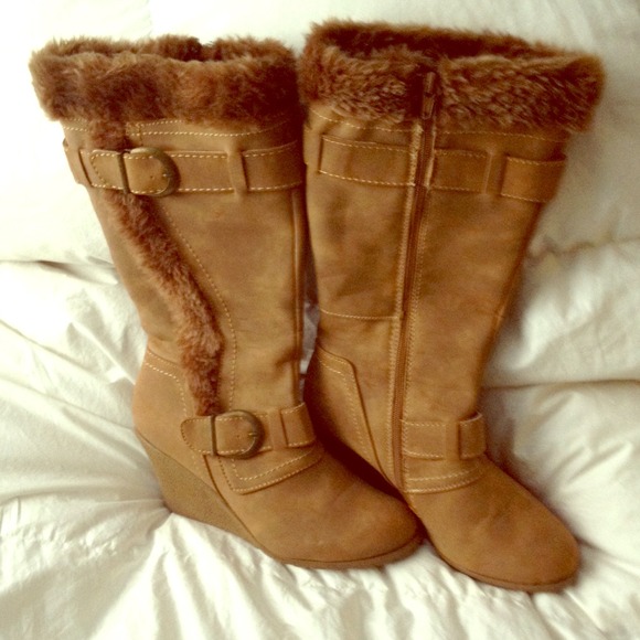 Fur heeled boots