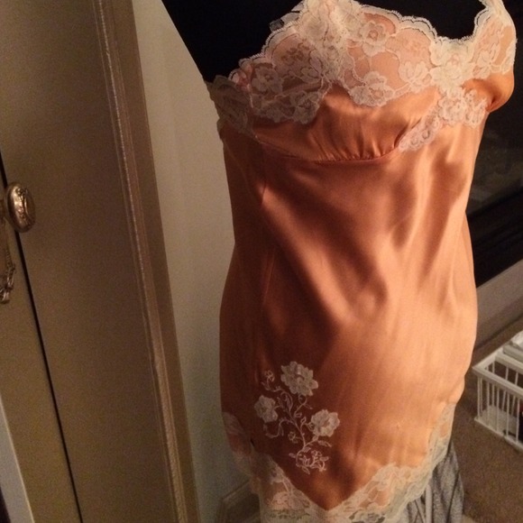 Guess Cami - Picture 2 of 4