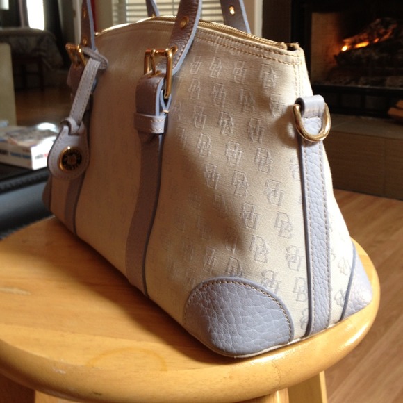 Dooney & Burke powder blue handbag 💯 Authentic - Picture 4 of 4