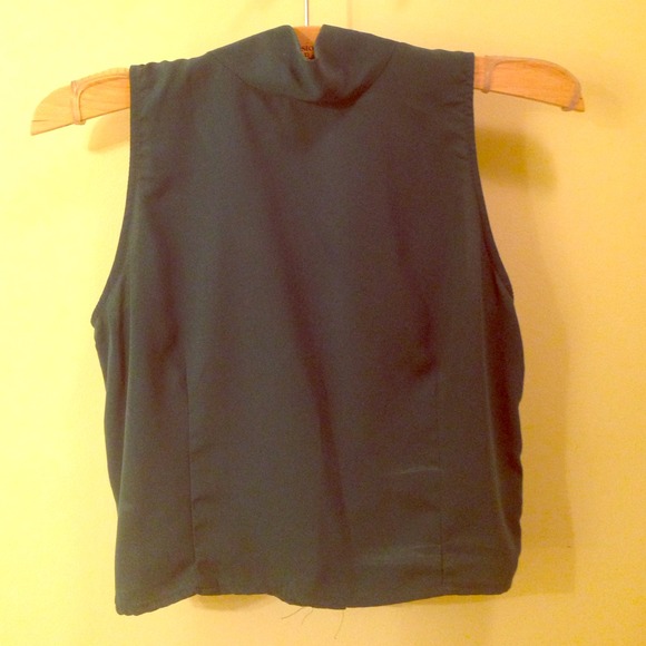 Green crop top