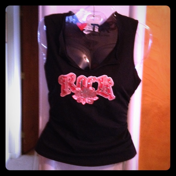 ROCK black v neck sleeveless top