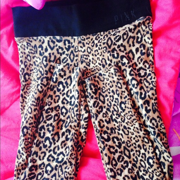 Leopard vs leggings