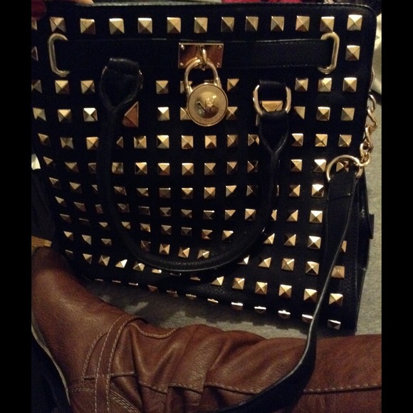 Sold - Picture 3 of 3