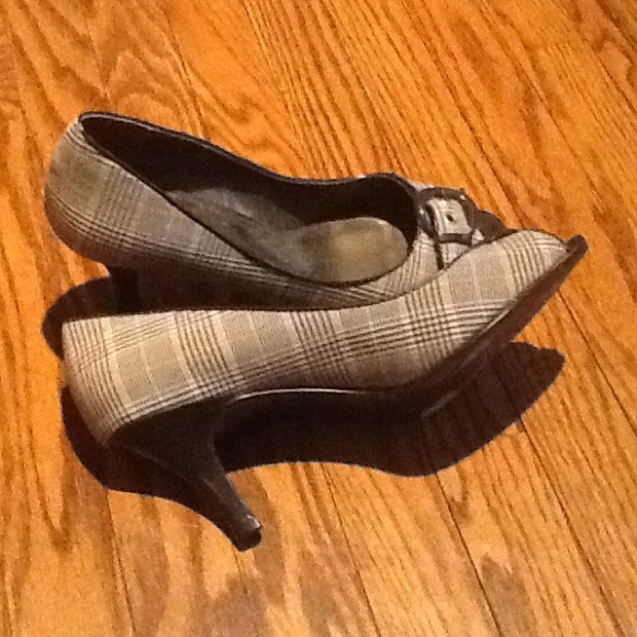 Plaid peep toe heels with buckle detail - Picture 2 of 2