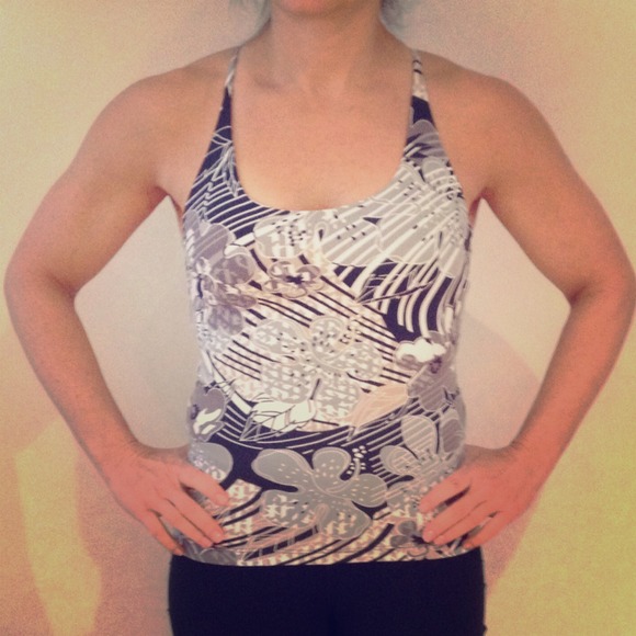 Couture active wear tank, size small