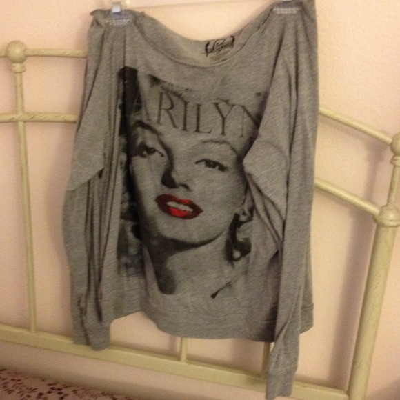 Marilyn Monroe over the shoulder vintage top