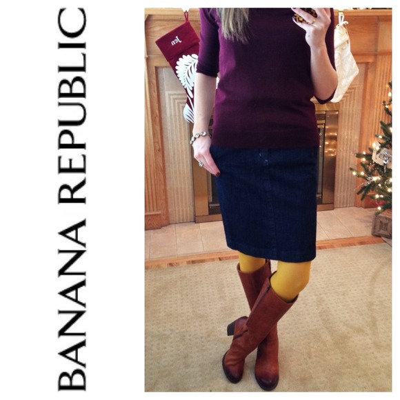 Banana Republic Stretch Denim Skirt - Picture 2 of 4