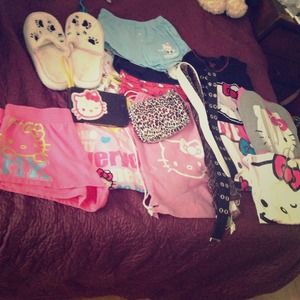 Hello kitty bundle for @mmagnia39 💐