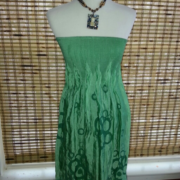 Beautiful dress - Picture 1 of 2