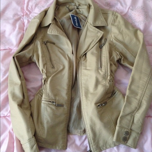 🚫Bundled for Ladydawsone01🚫 Tan Leather Jacket