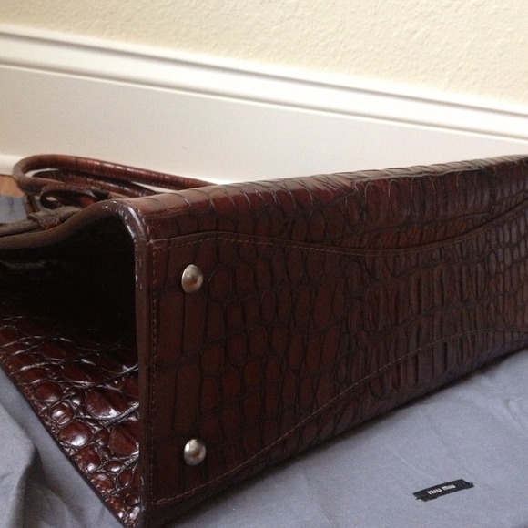 Miu Miu embossed leather tote - Picture 3 of 4