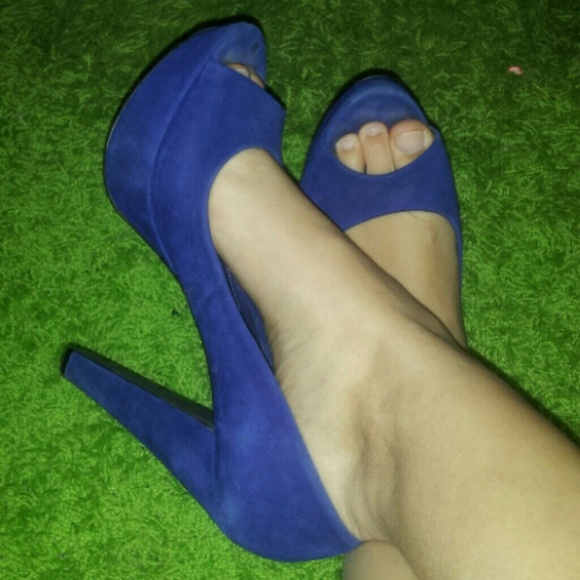 Aldo suede pumps