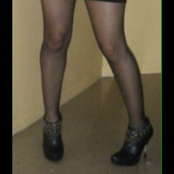 Boots - Picture 3 of 3