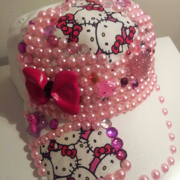 SOLD!REDUCED! Custom Hello Kitty Hat