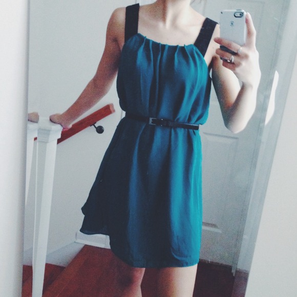 💕 Host Picks 💕 • Forever 21 Dress • - Picture 3 of 3