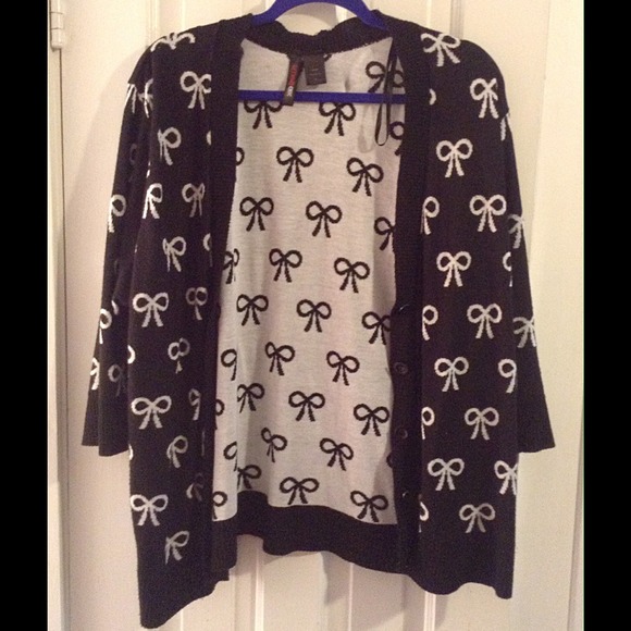 HOLD FOR DESTINYGIRL Torrid "Retro Chic" Cardigan