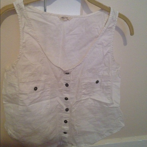 White crop top