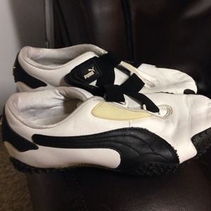 Woman's Leather Puma sneakers